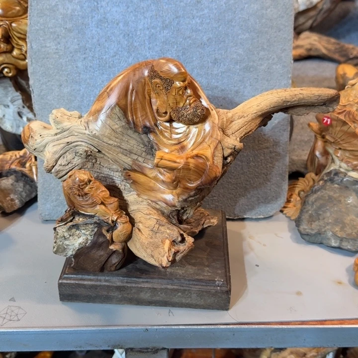 用****8崖柏摆件手把件等