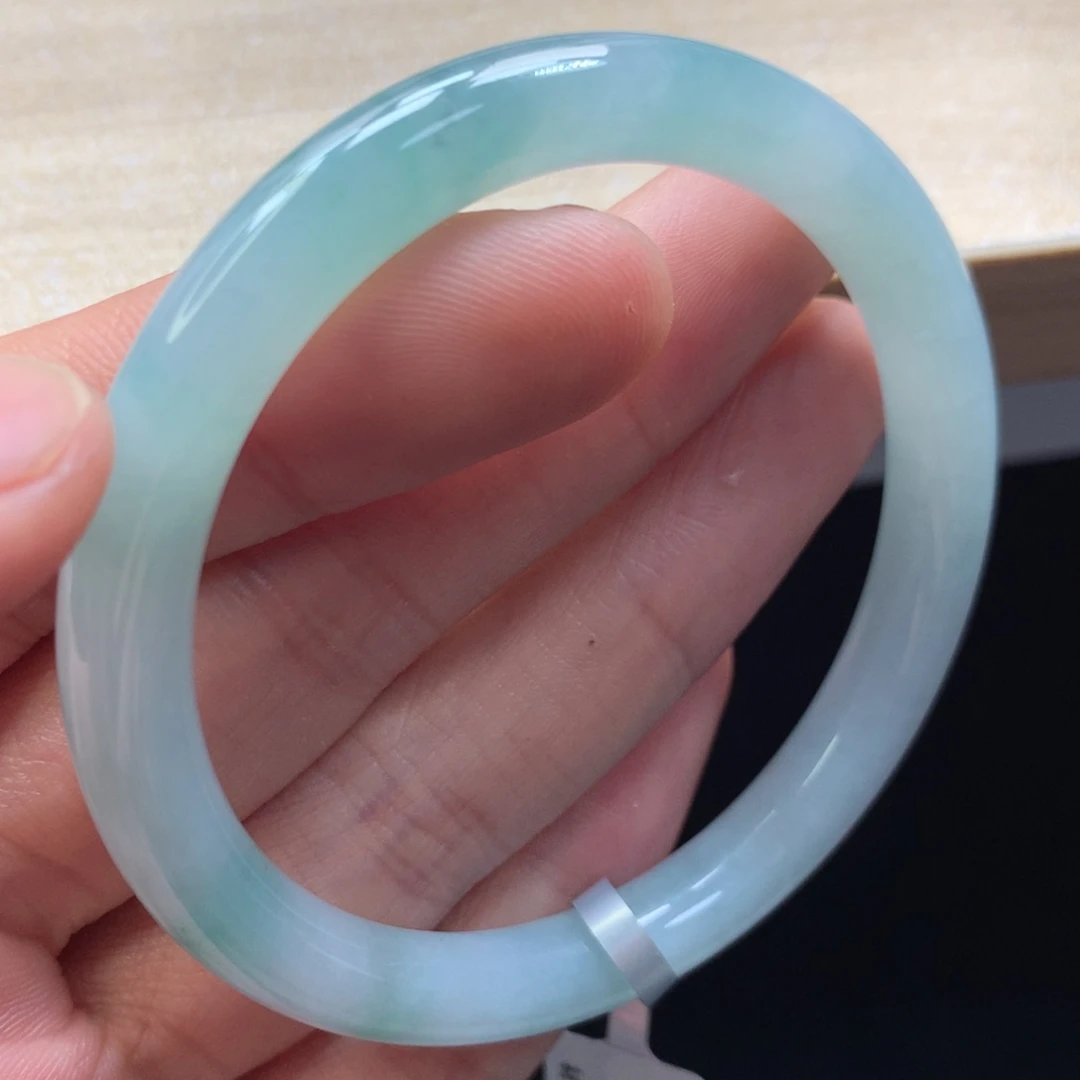 未镶嵌手镯翡翠手镯