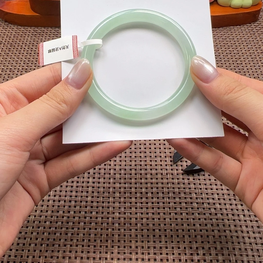 翡翠未镶嵌手镯13号