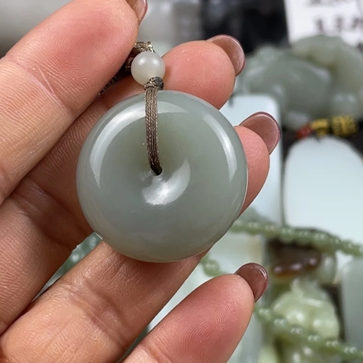 和田玉（糖玉）颈饰未镶嵌