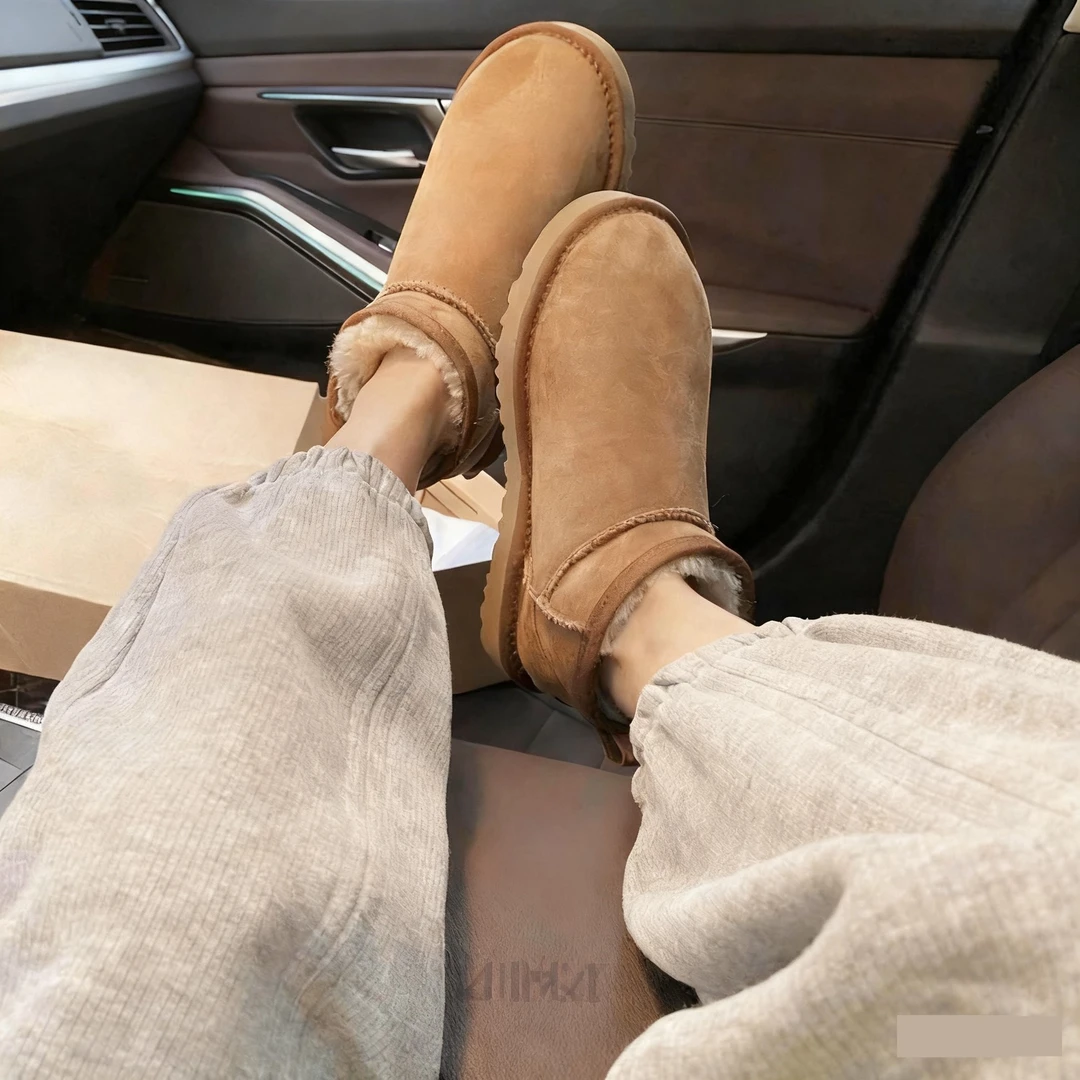 桑坡雪地靴女羊皮毛一体周冬雨宋妍霏厚底mini短靴冬季新款