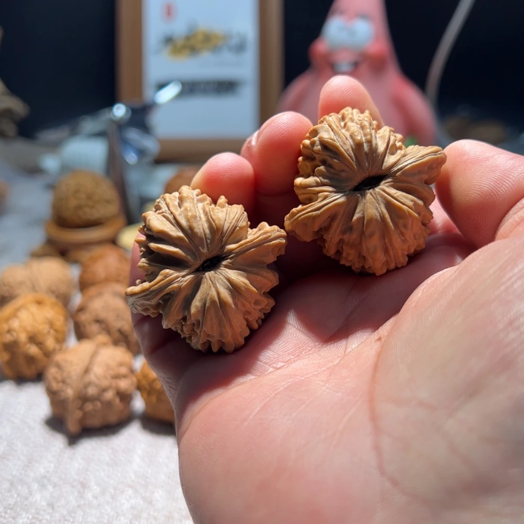 文玩核桃把件特**郝全品39四座楼