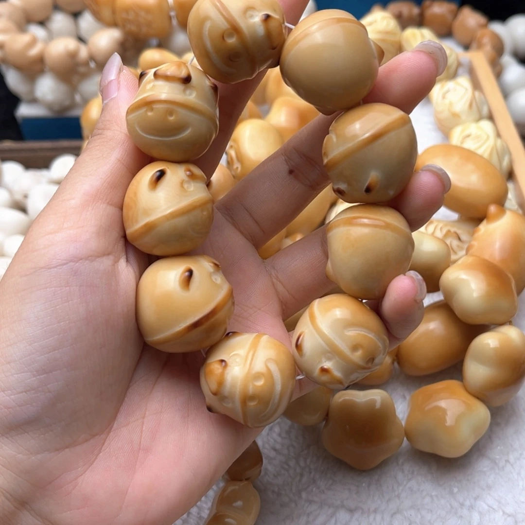 吊坠菩提根/象牙果烤白龙马卡25+