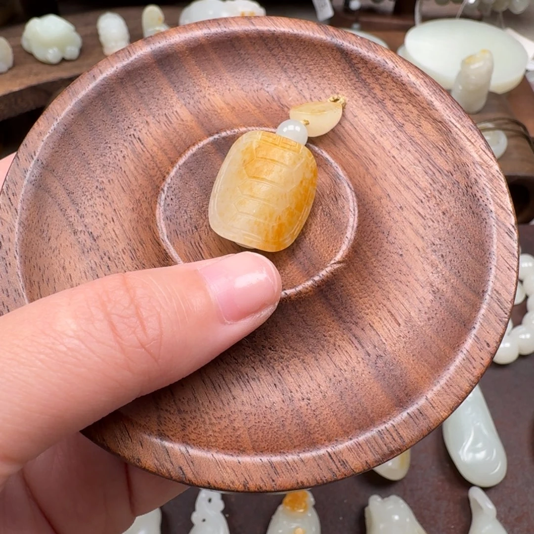 吊坠(不含链)未镶嵌和田玉（子料）富甲一方