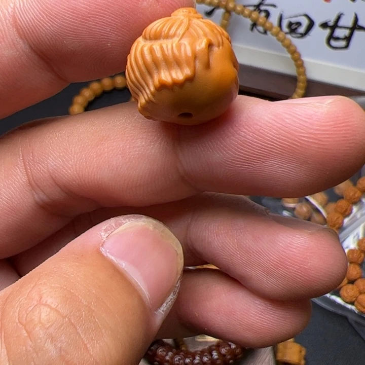 李***路猴头核桃吊坠卡罗拉