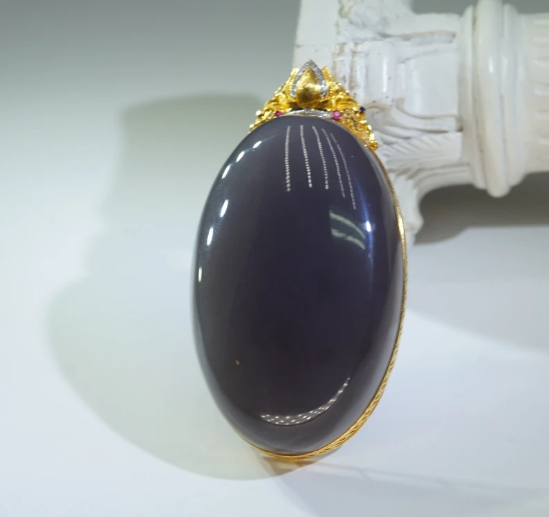 18K和田玉烟紫蛋面吊坠 A011921