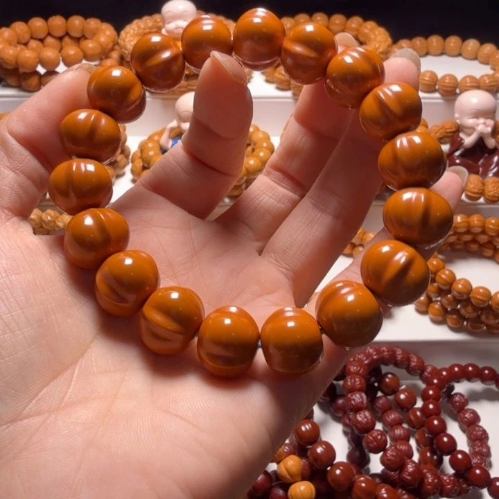 亖***岁猴头核桃吊坠鲨鱼