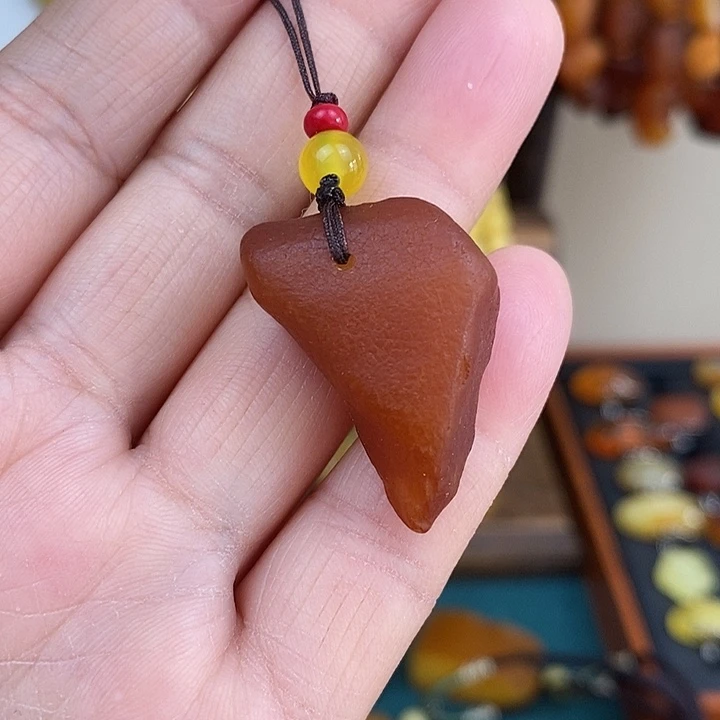 琥珀未镶嵌颈饰手机挂