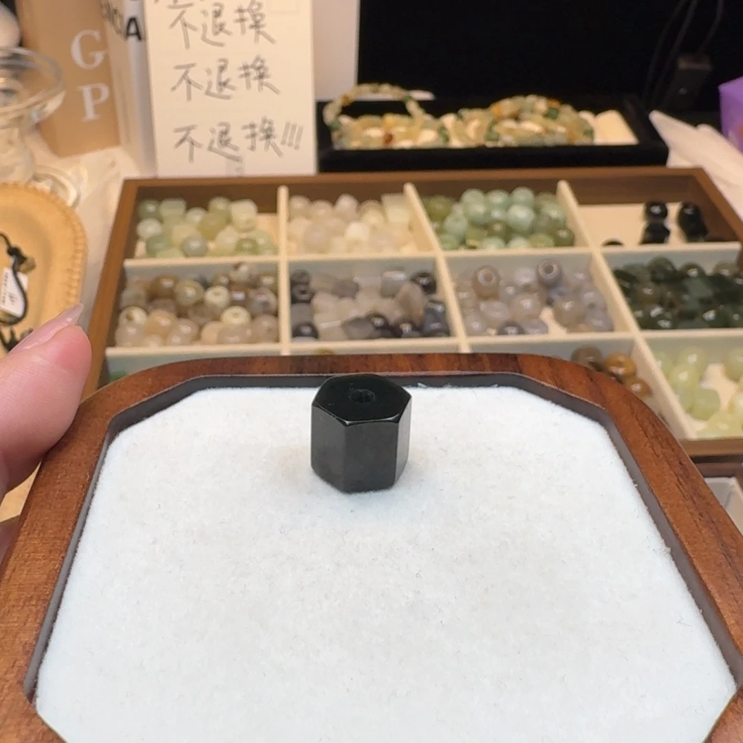 第***毛未镶嵌戒指和田玉（糖玉）不退换