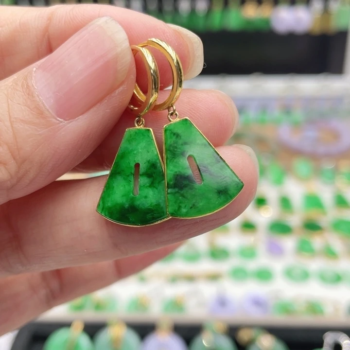 翡翠18K金镶嵌耳饰