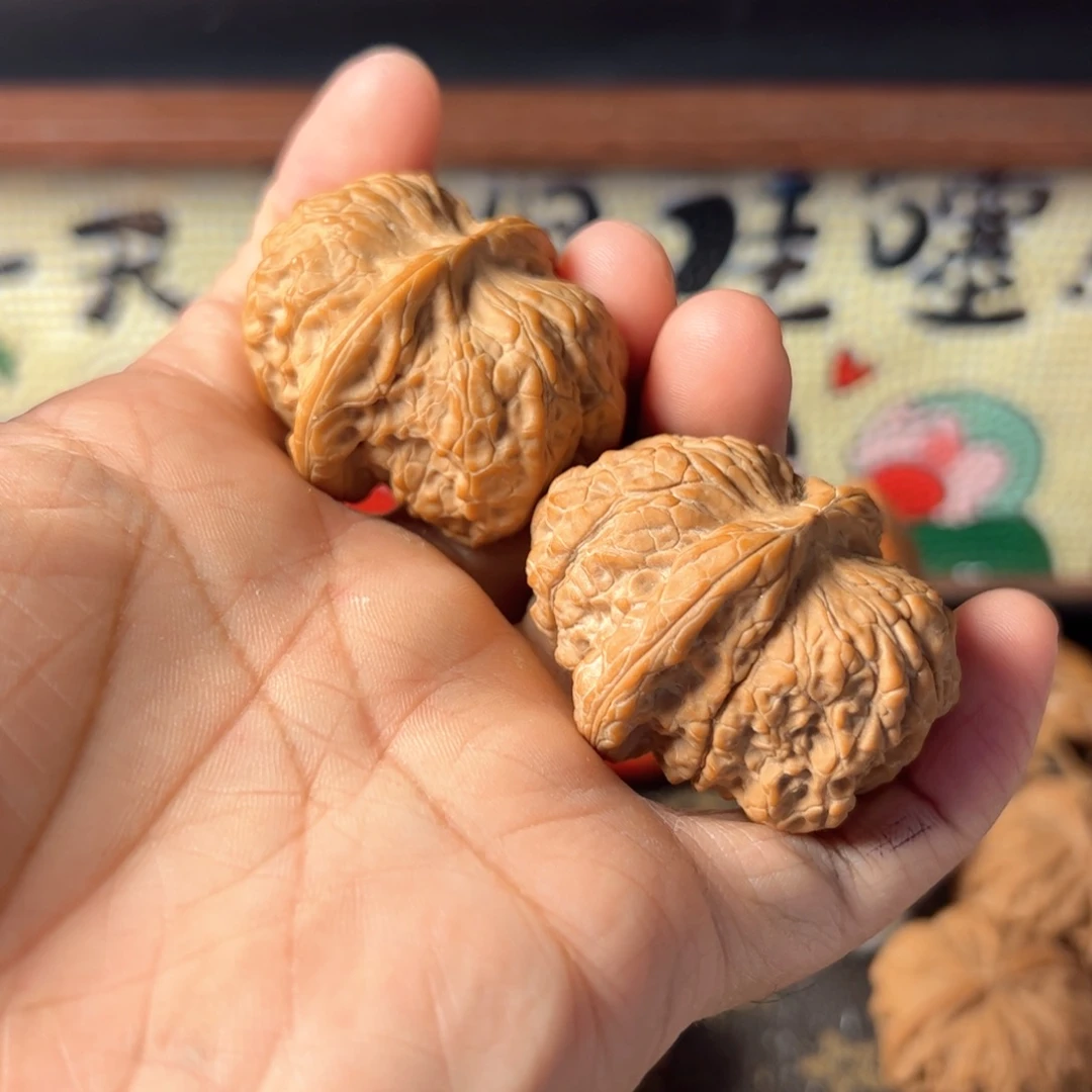 文玩核桃吊坠元宝血麒麟38