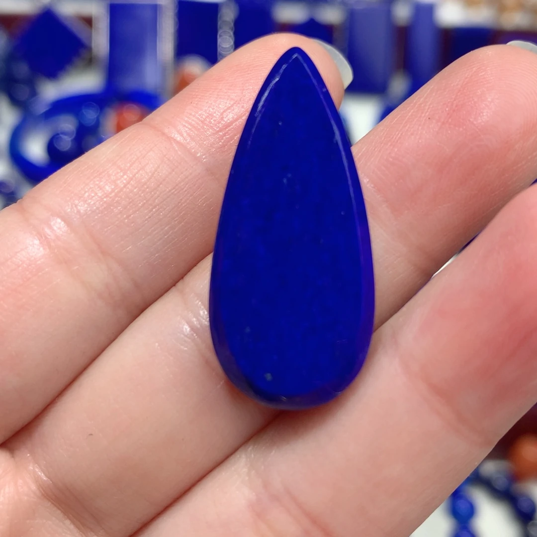 青金石未镶嵌水滴挂件