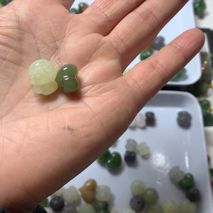 和田玉（糖玉）未镶嵌珠宝奇石