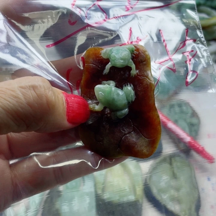 遇***舍定制翡翠未镶嵌毛货