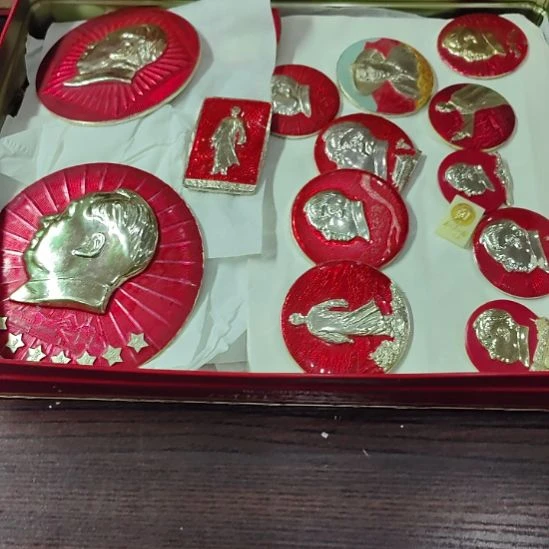 用***3其他普通金属纪念章