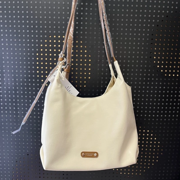 风格托特包字母都市简约腋下包拉链车缝线铆钉