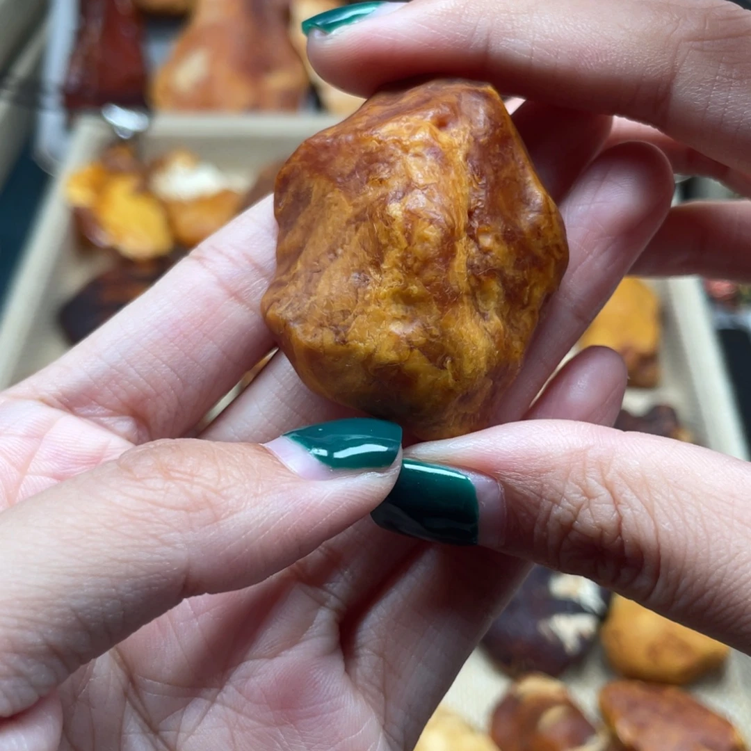 琥珀未镶嵌珠宝奇石