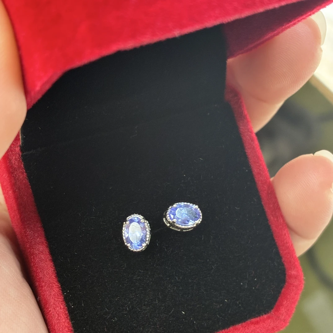 国首质检天然宝石坦桑石耳钉S925银