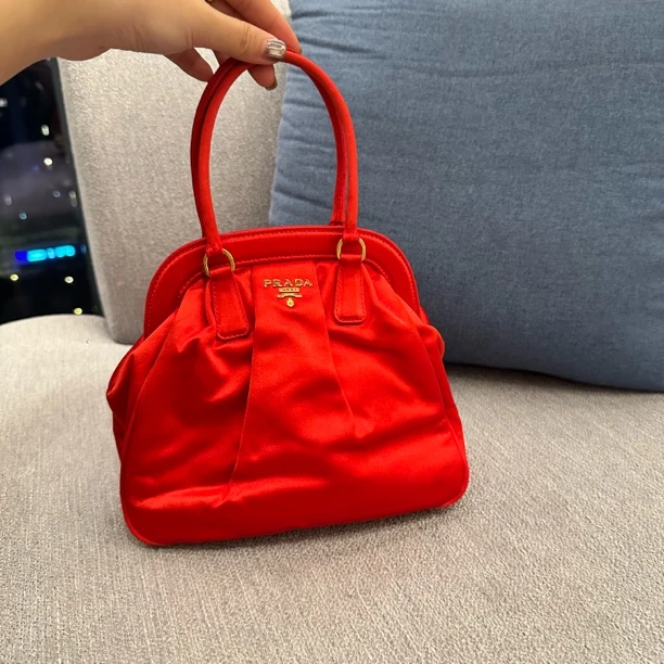 95新 Prada/普拉达 prada蛙口缎面晚宴包