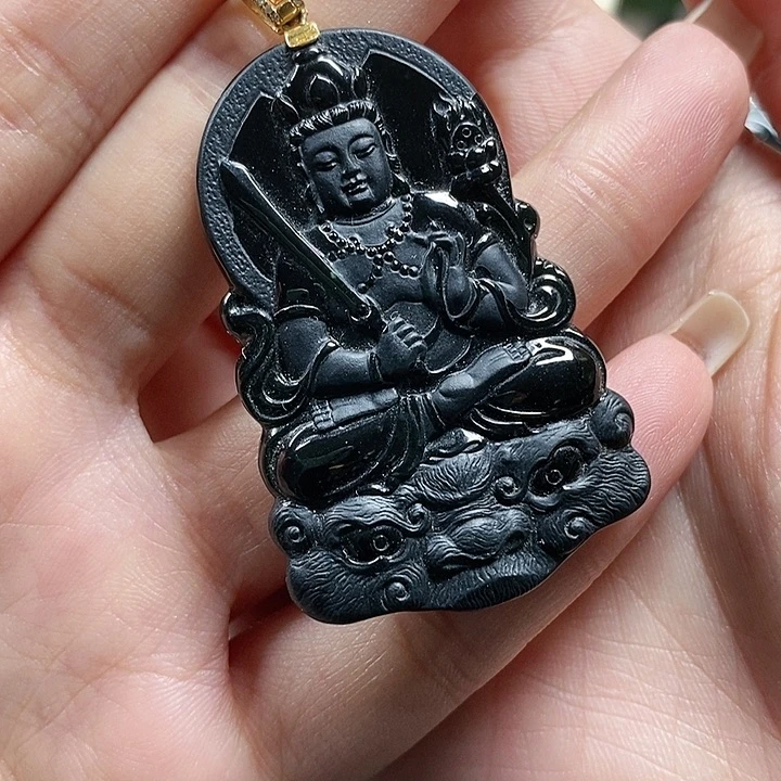 翡翠颈饰18K金镶嵌南****厂1。