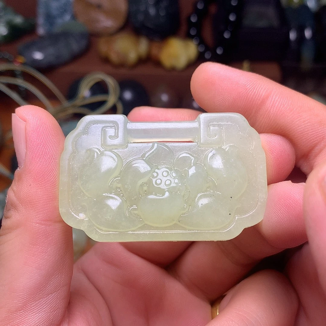 未镶嵌蛇纹石玉颈饰