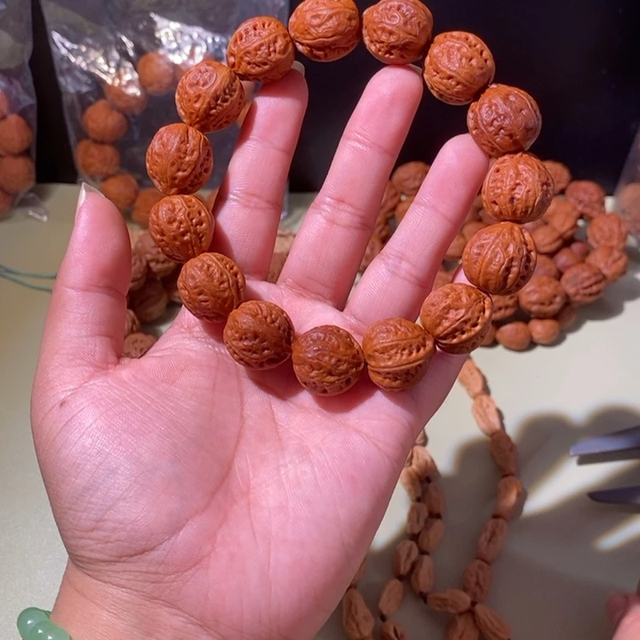 文玩核桃手串……21