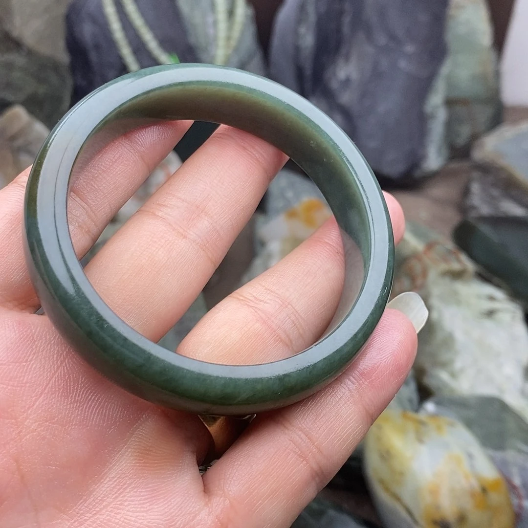 和田玉（糖玉）未镶嵌珠宝奇石