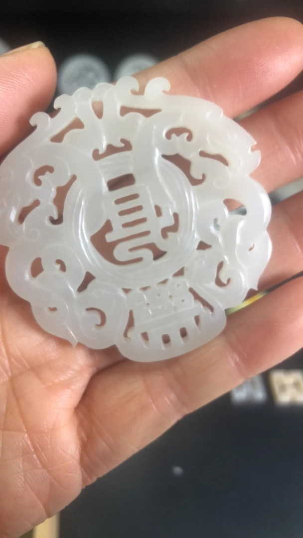 和田白玉龙凤镂空璧