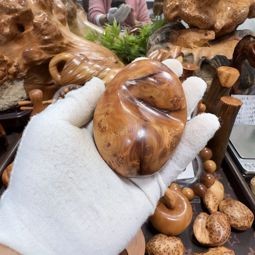 柏木（崖柏）太行崖柏陈化黑油闻香随型手把件