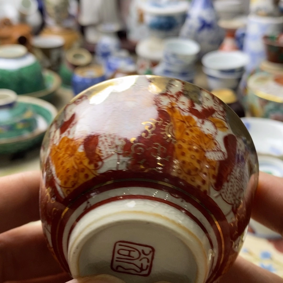瓷片是因为它具有非常丰富且独特