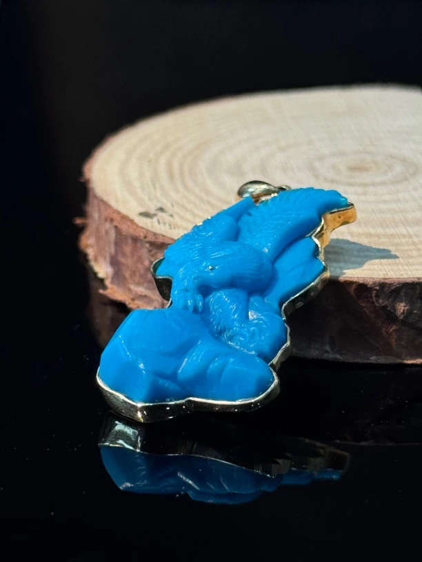 高瓷玉化蓝绿松石蓝鹰18k雕刻吊坠（不含链）