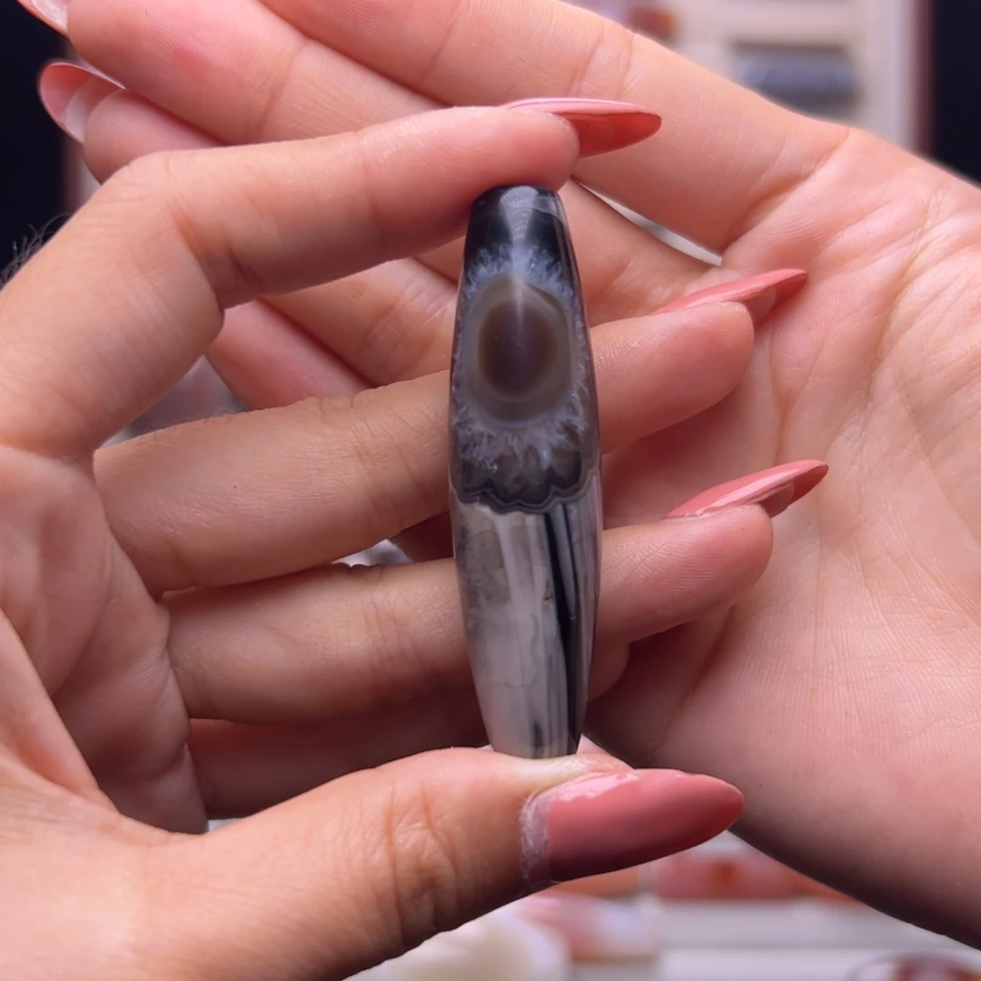 伊****玛瑙/玉髓未镶嵌颈饰