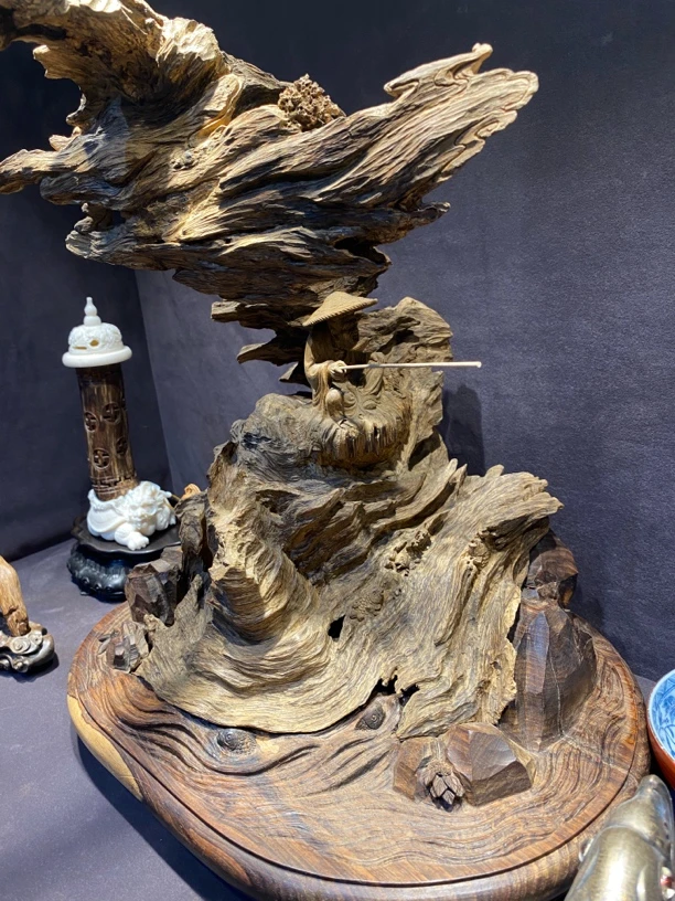 沉香手雕渔翁得利摆件