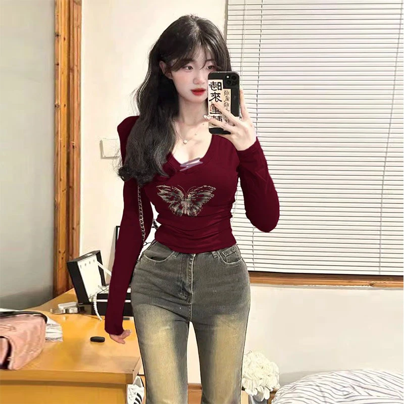 设计感复古蝴蝶印花红色v领T恤女春秋季甜辣妹修身长袖打底衫上衣