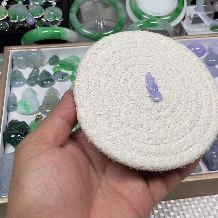 翡翠未镶嵌挂件紫色宝塔