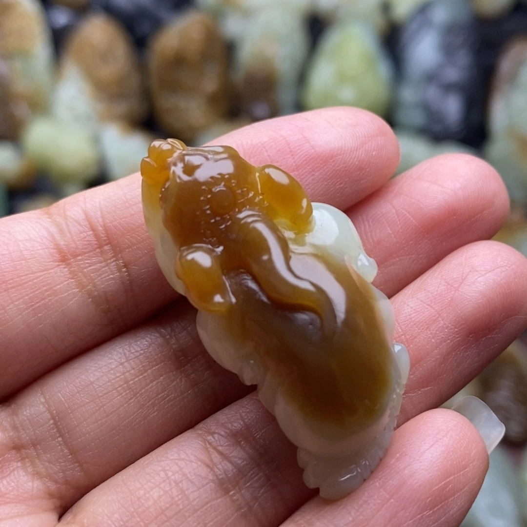 吊坠(不含链)未镶嵌和田玉（糖玉）