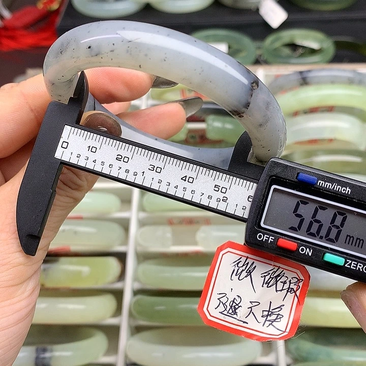 蛇纹石玉手镯未镶嵌487