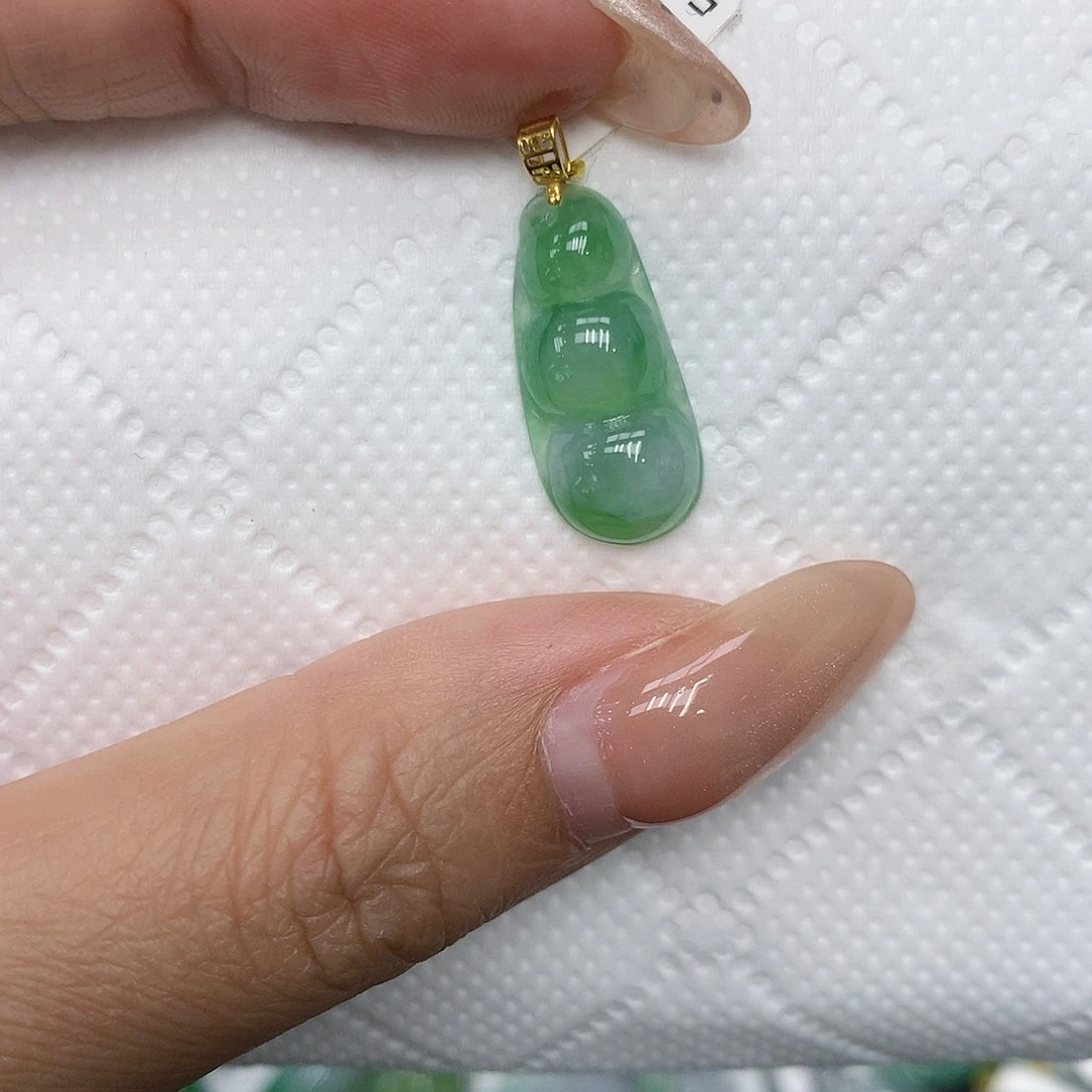 颈饰18K金镶嵌翡翠