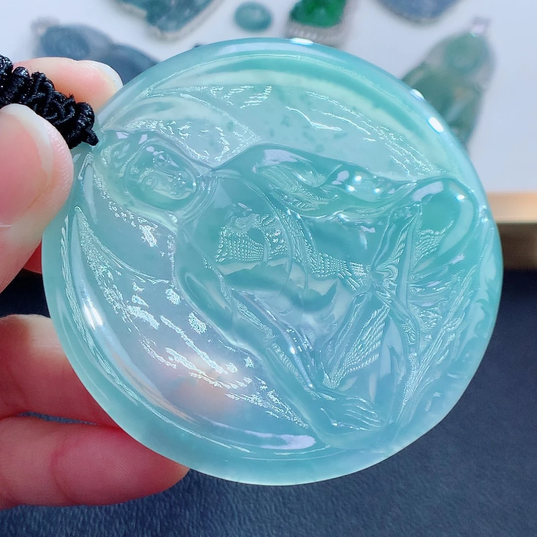 翡翠颈饰未镶嵌翡翠