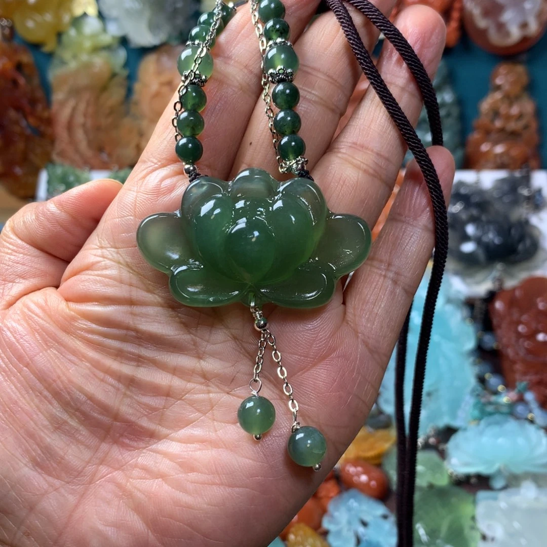 蛇纹石玉未镶嵌挂坠