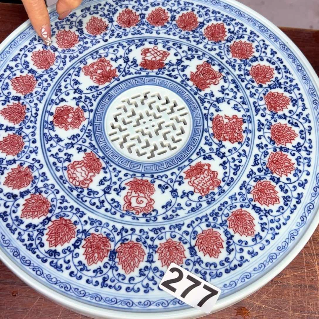 杯中*青花釉里红釉下