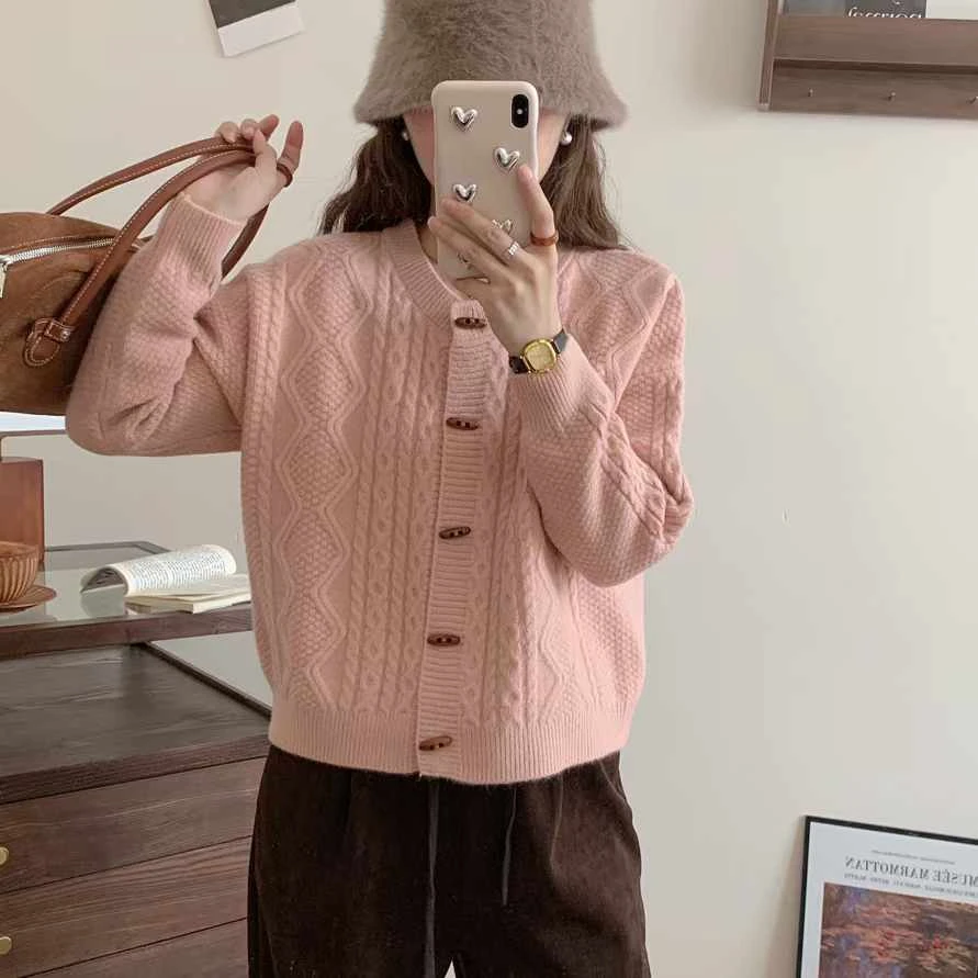 温柔风复古软糯高级感针织毛衣女春秋宽松慵懒风圆领休闲遮肉上衣