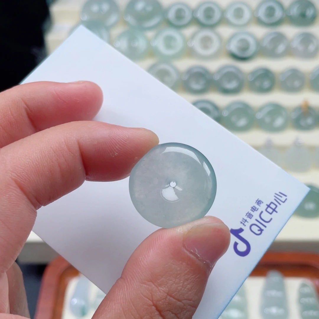 翡翠未镶嵌颈饰677777555556