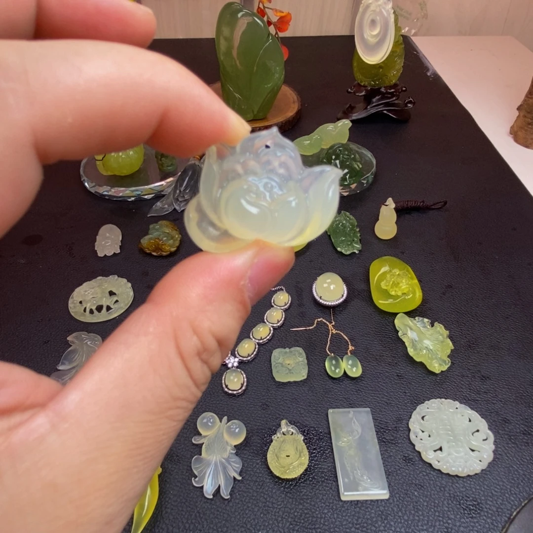 蛇纹石玉合金颈饰