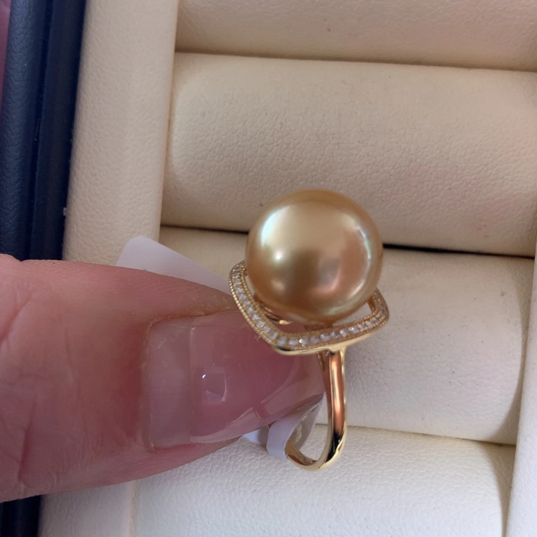 18K金镶嵌海水珍珠戒指