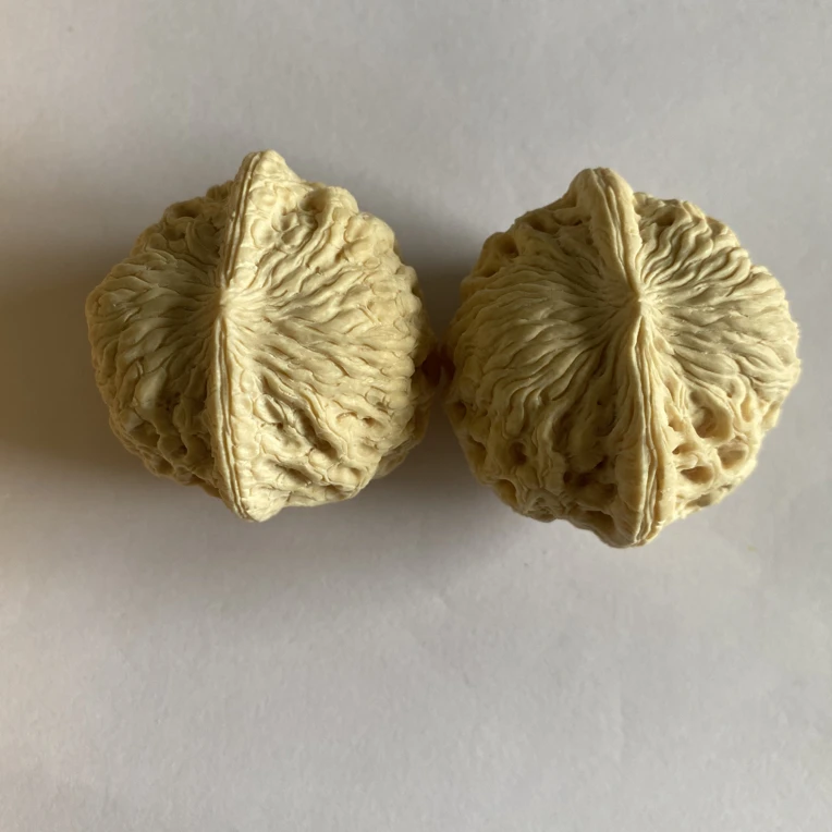 猛犸象牙雕刻核桃一对9251