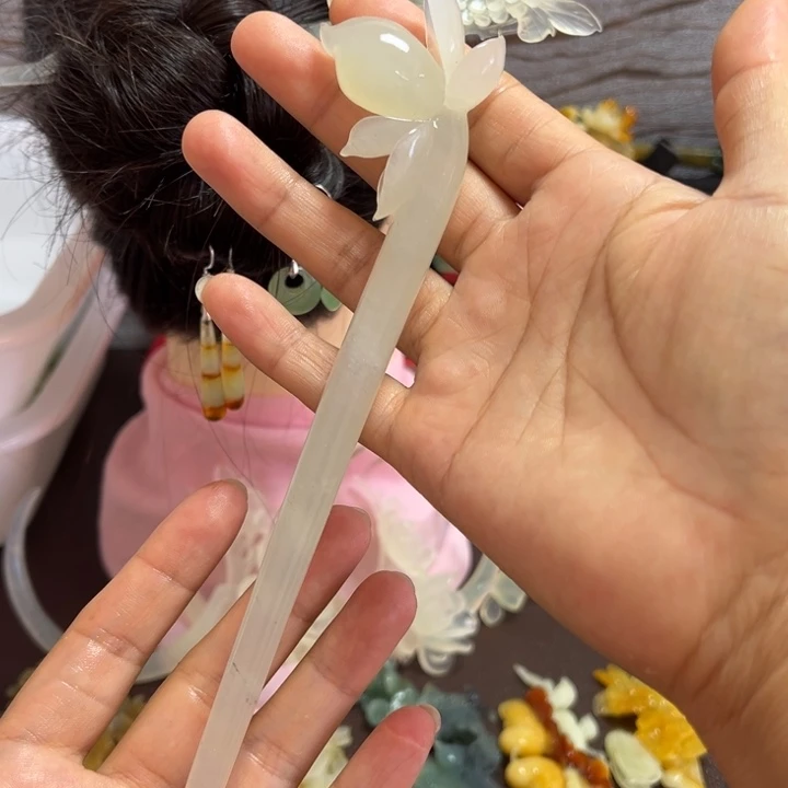 银S925镶嵌蛇纹石玉耳饰