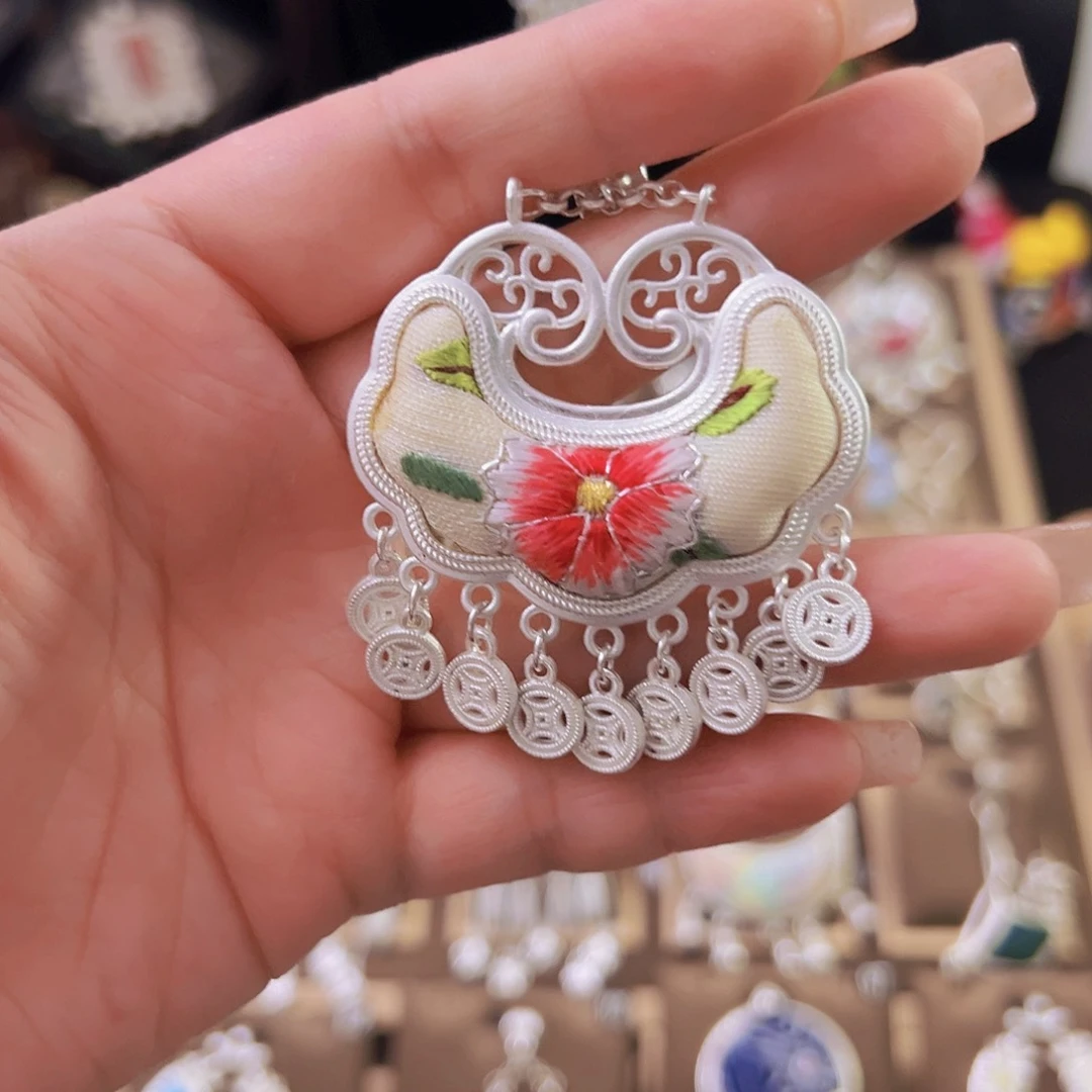 苗绣纯手工吊坠项链