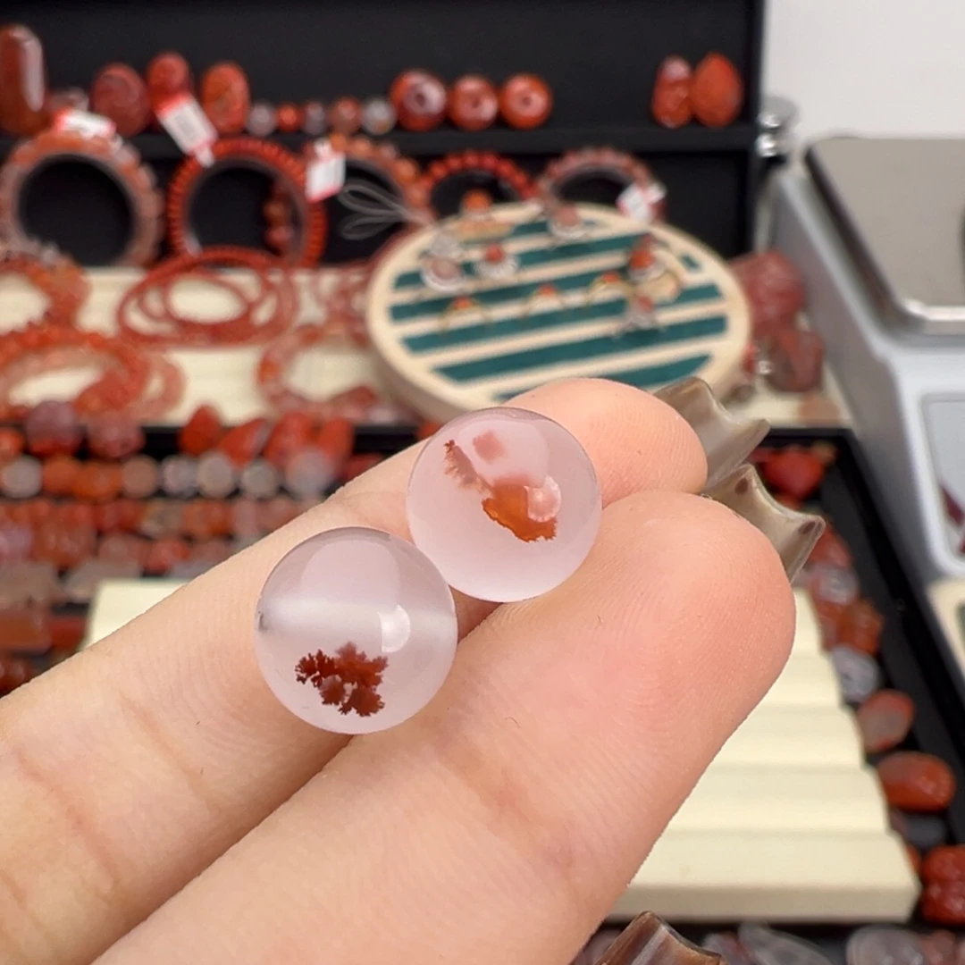 用***3南红玛瑙未镶嵌颈饰冰飘圆珠