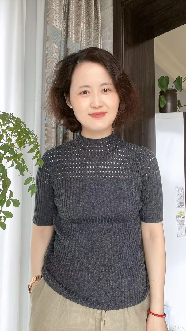 彩薇家源头工厂2025年新款时尚百搭半高领针织衫